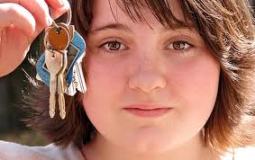 teen with keys
